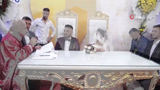 Babasından sonra oğlunun da nikahını kıydı