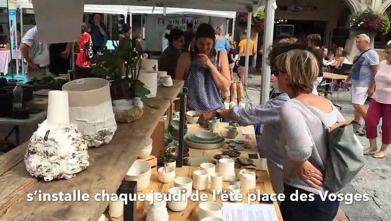 Un marché qui fait "Place aux producteurs" à Épinal