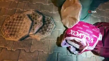 Sırt çantasındaki dama tahtalarının arasından uyuşturucu çıktı