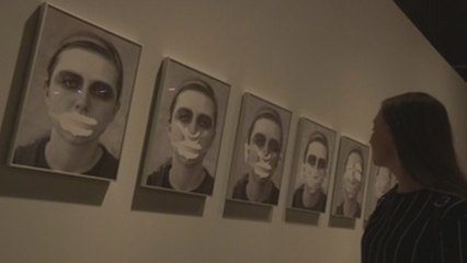 Una exposición contrapone el feminismo de los años setenta con el actual (C)