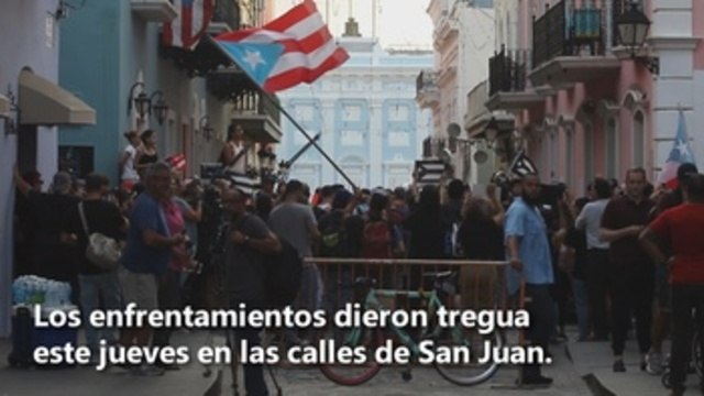 Cambian las violentas jornadas de protesta por musicales peticiones de destitución