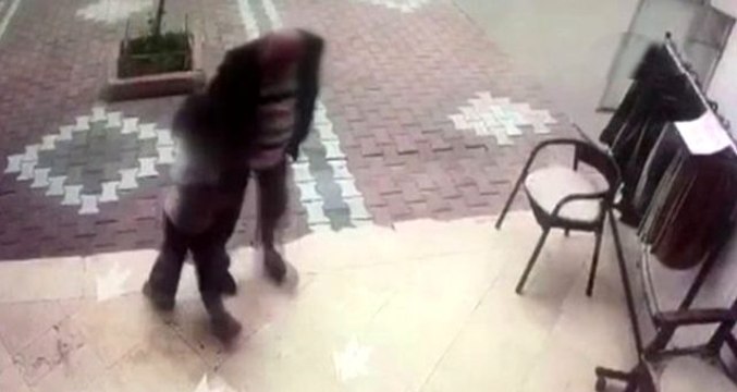 82 yaşındaki sapık, kız çocuğuna cinsel istismarda bulundu!