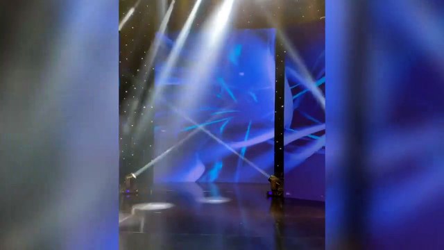 Minh Tú khoe body nóng bỏng