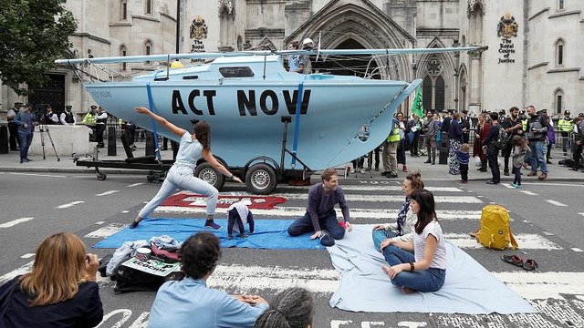 В Лондоне идет экологическое восстание