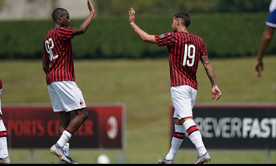Amistoso contra o Novara em Milanello