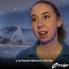 Pareja de pingüinos del mismo sexo acaba de convertirse en madres al adoptar a un pequeño polluelo