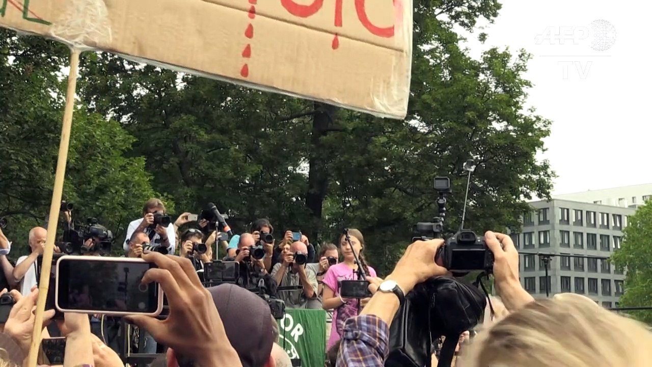 Greta Thunberg stellt Schüler in Berlin auf 'langen Kampf' ein