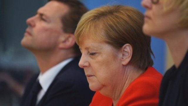 Merkel exhibe solidez, política y física, pero evita caer en dominio alemán