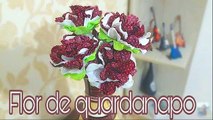 Como fazer uma flor de guardanapo