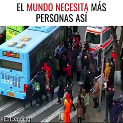 Gestos que devuelven la fe en la humanidad...