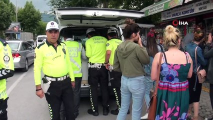 Kırmızı ışıkta geçen yayalara ceza yağdı