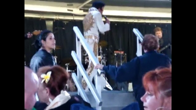 Raymond Michaels as Elvis Presley Cypress Concert Green 2010 part