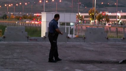 Yapımı tamamlanmayan köprüye çıkan otomobil, yere çakıldı: 3 yaralı