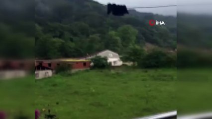 Evin sulara gömülme anı böyle görüntülendi