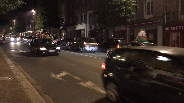 CAN 2019 : Les supporters de l’Algerie fêtent la victoire face au Sénégal à Flers