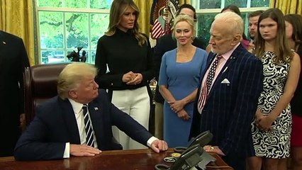 Trump recibe a los astronautas del Apolo 11