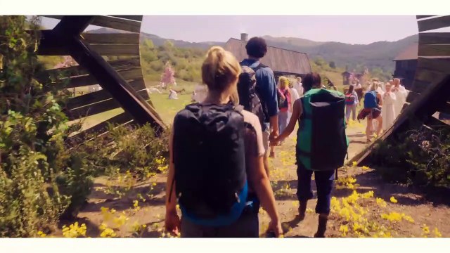 MIDSOMMAR Film mit Florence Pugh, Jack Reynor, William Jackson Harper, und Will Poulter