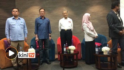 Dr M hadiri Majlis Temurapat Pimpinan PKR