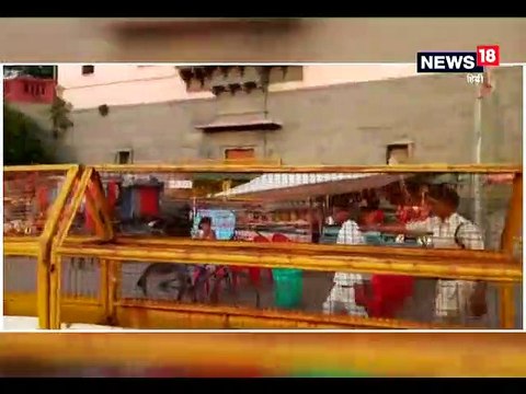 शोहदों ने की छेड़छाड़ तो महिलाओं ने जमकर की धुनाई, देखें VIDEO-women-beat two boy, teasing-girl-viral-video-beating-in Ujjain