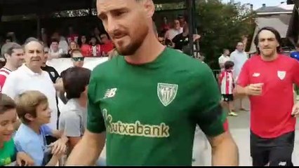 Los Jugadores del Athletic Saltan al Terreno de Juego Para Enfrentarse Al Arenas
