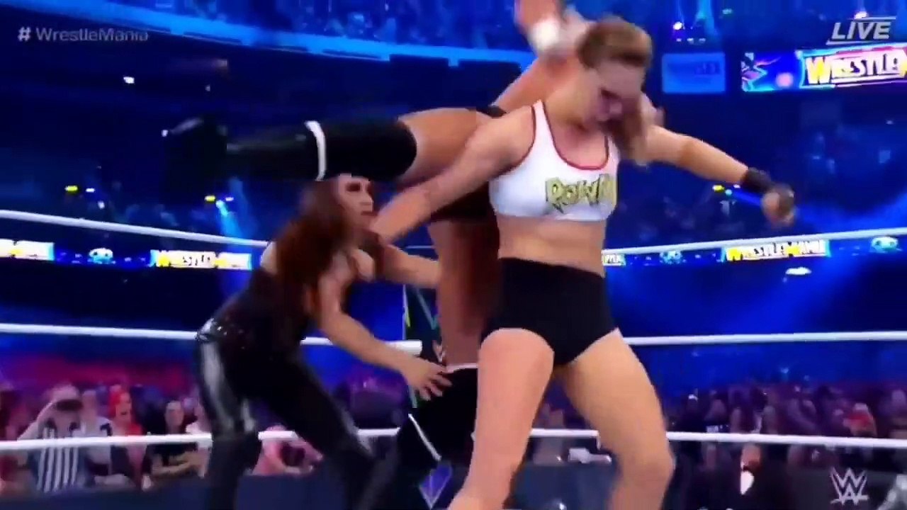 When ronda rousey returns to wrestle all the wrestlers with all his strength and ferocity