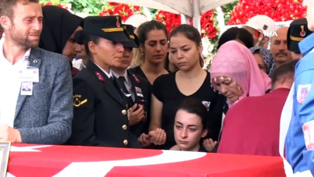 Şehit binbaşı son yolculuğuna uğurlanıyor