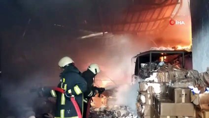 Samsun'da Endüstriyel Malzeme Satan Mağazada Yangın