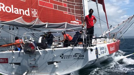 Le skipper Alan Roura, recordman de l’Atlantique Nord en solitaire, arrive au Port du Château