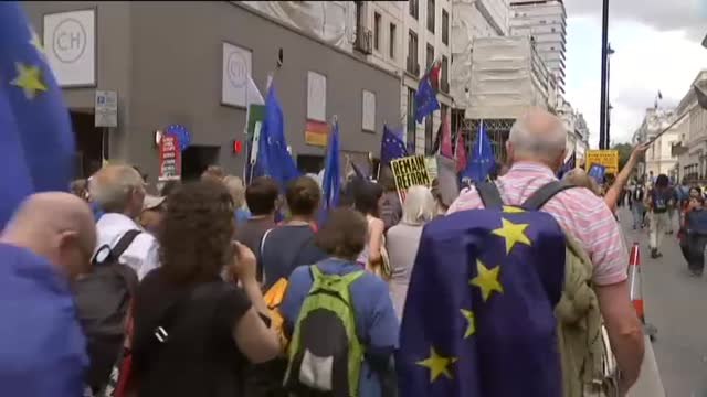 Miles de europeístas se manifiestan en Londres contra el Brexit