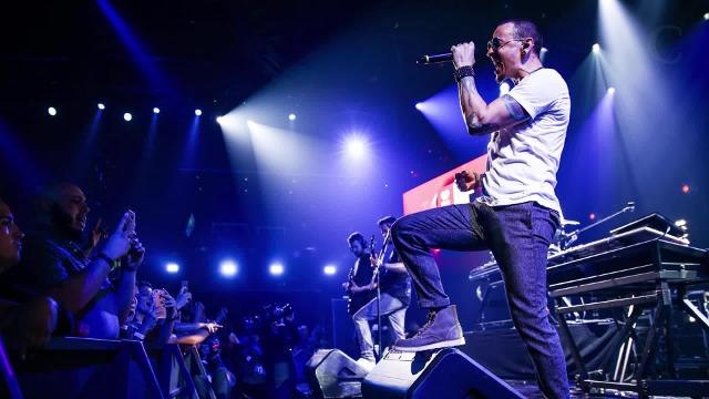 Talinda, la femme de Chester Bennington (Linkin Park) lui rend...