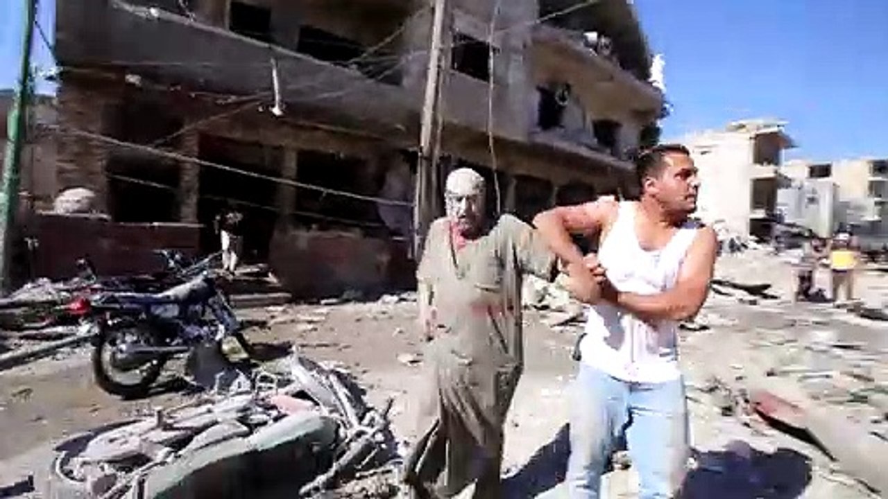 23 قتيلاً في غارات روسية استهدفت سوقاً في شمال...