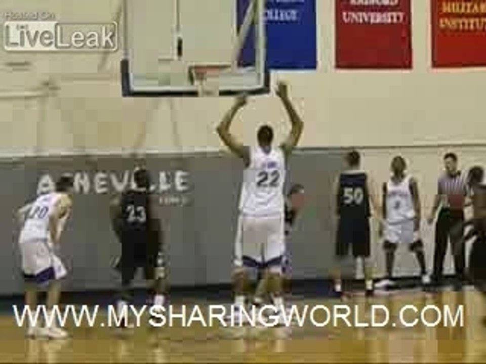 HUGE COLLEGE BASKETBALL PLAYER , DUNKS WITHOUT JUMPING video Dailymotion