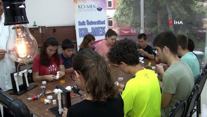 Bu atölyede çocuklar günlük yaşama hazırlanıyor