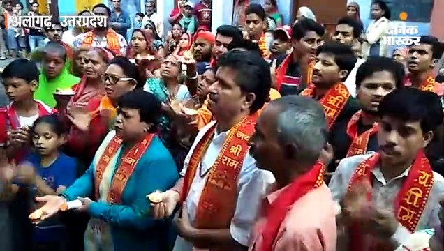 रोड पर हनुमान चालीसा और महाआरती; लोग बोले- खुले में नमाज पढ़ी जा सकती है तो पूजा-पाठ क्यों नहीं?