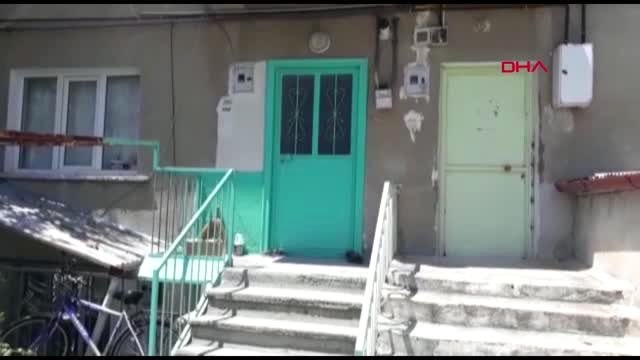 ERZİRNCAN Babasını boğazından bıçaklayarak öldürdü