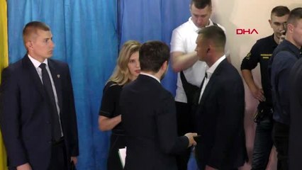 DHA DIŞ- Ukrayna'da Devlet Başkanı Zelenski oyunu kullandı