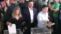 Ukrayna'da parlamento seçimlerinde, Devlet Başkanı Volodimir Zelenski oyunu kullandı.
