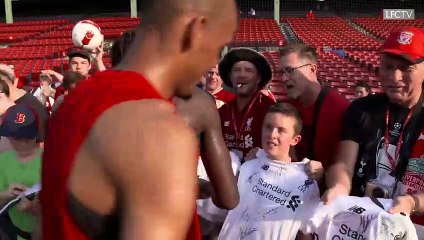 Reds meets the fans in Boston
