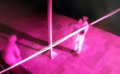 Bebeklerini son kez sevip camiye bıraktılar