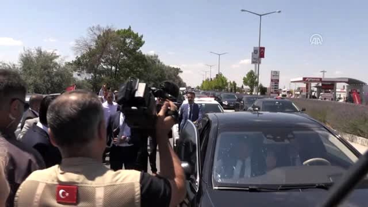 Bahçeli: "Davasında olanla beraberiz. Ayrılanlarla işimiz gücümüz yok"