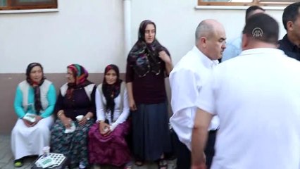 Vali Dağlı, cesedi bulunan Cengiz Töngel'in ailesini ziyaret etti - DÜZCE