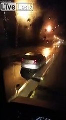 Ivre, elle roule du mauvais côté de la route..