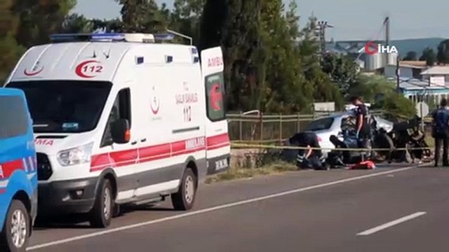 Uzunköprü'de otomobil duvara çarparak durabildi: 3 ölü