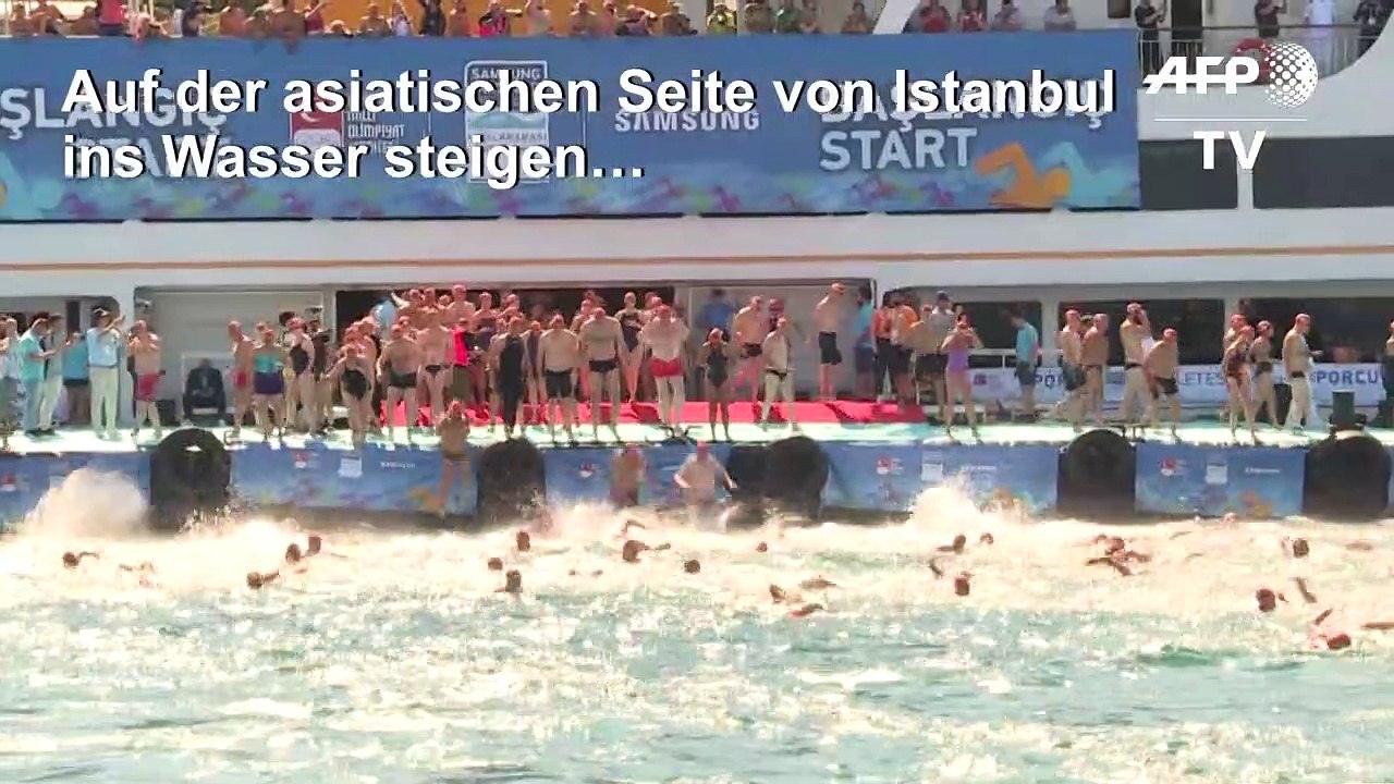 Von Asien nach Europa schwimmen: Das Cross-Continental Swimming Race in Istanbul feiert seine 31. Auflage