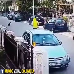 thieves trying to rob people