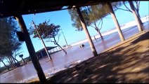 Mar invade ruas de Povoação, em Linhares, norte do ES
