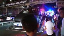 İki otomobil, İETT durağına daldı: 8 kişi yaralandı
