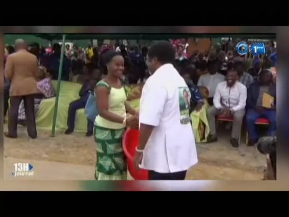 RTG/Cérémonie de dons et de matériels aux femmes du 2ème arrondissement par le député de cet arrondissement membre du bureau politique