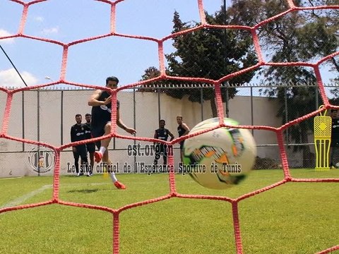 صور من الحصة الصباحية اليوم من قاعة تقوية العضلات Espérance Sportive de Tunis