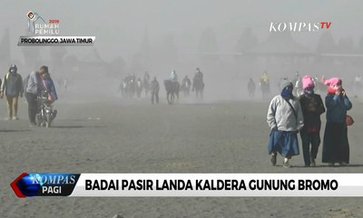 Badai Pasir Landa Kaldera Gunung Bromo